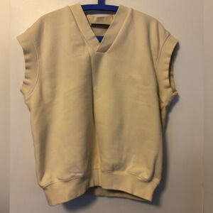 FEAR OF GOD ESSENTIALS
Off-White V-Neck Vest